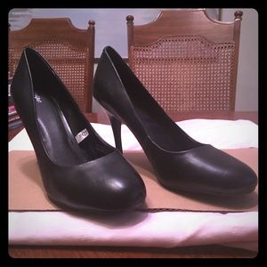 Black Pumps, Womens 11, Round Toe, 3 inch heel